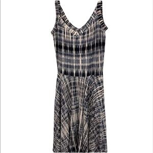 ARTISAN dress size xs bleu and white